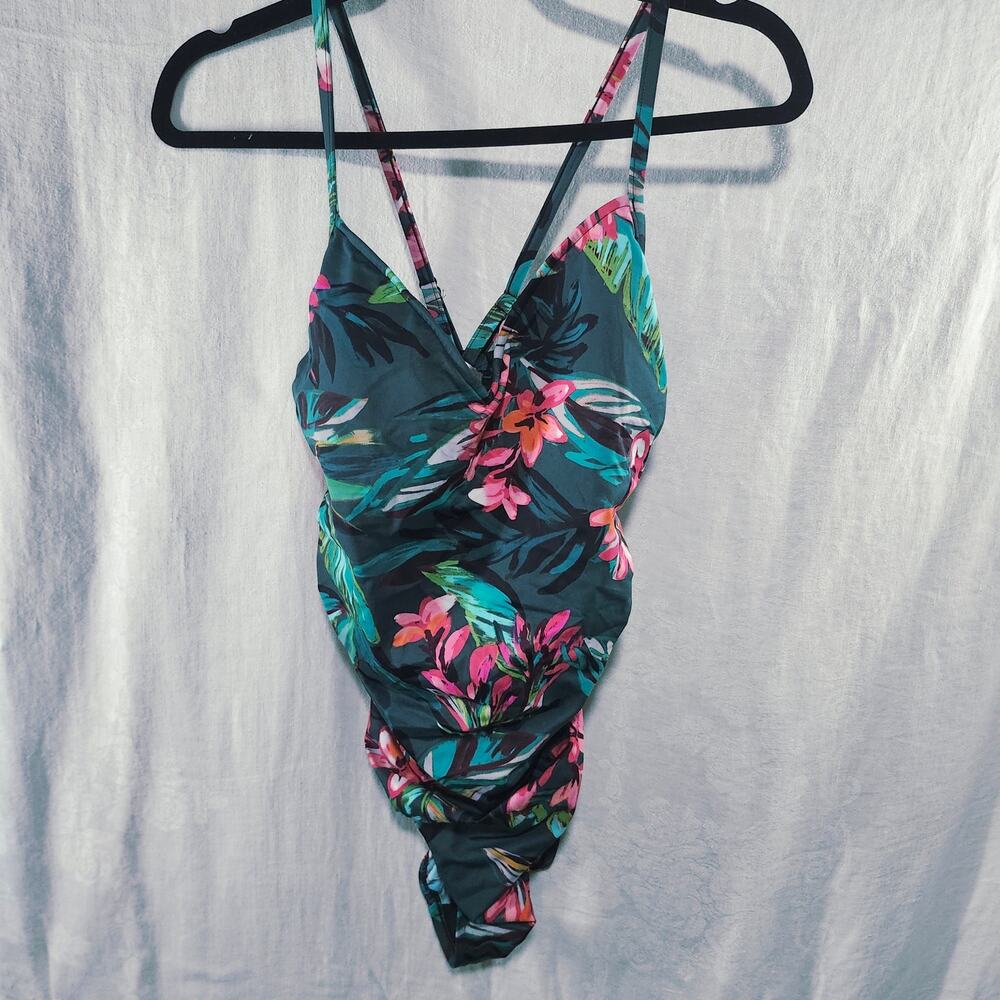 NWOT Womens Size Large One Piece Swimsuit Tropical Print Plunging Neckline